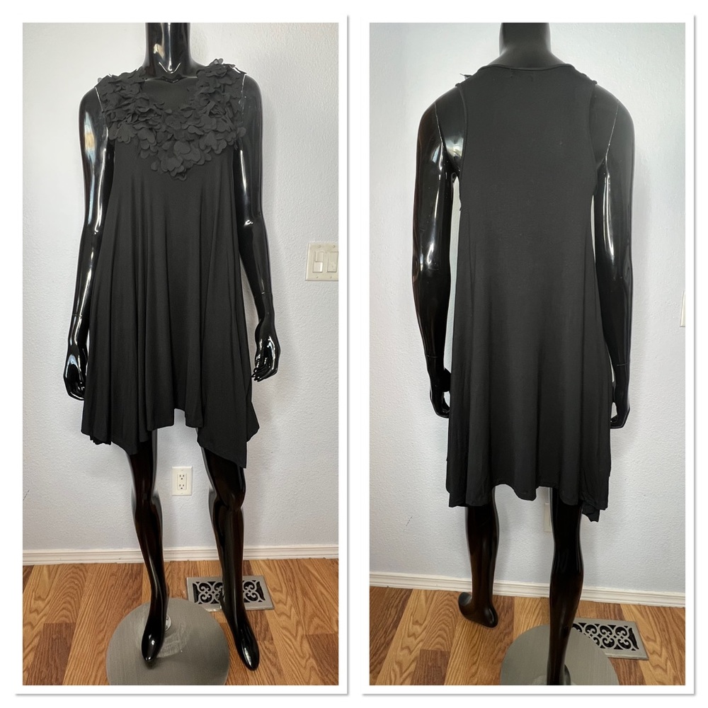 Moma Floral Petals Embellished Knee Length Tank Dress Sz M Rayon Black NWT
